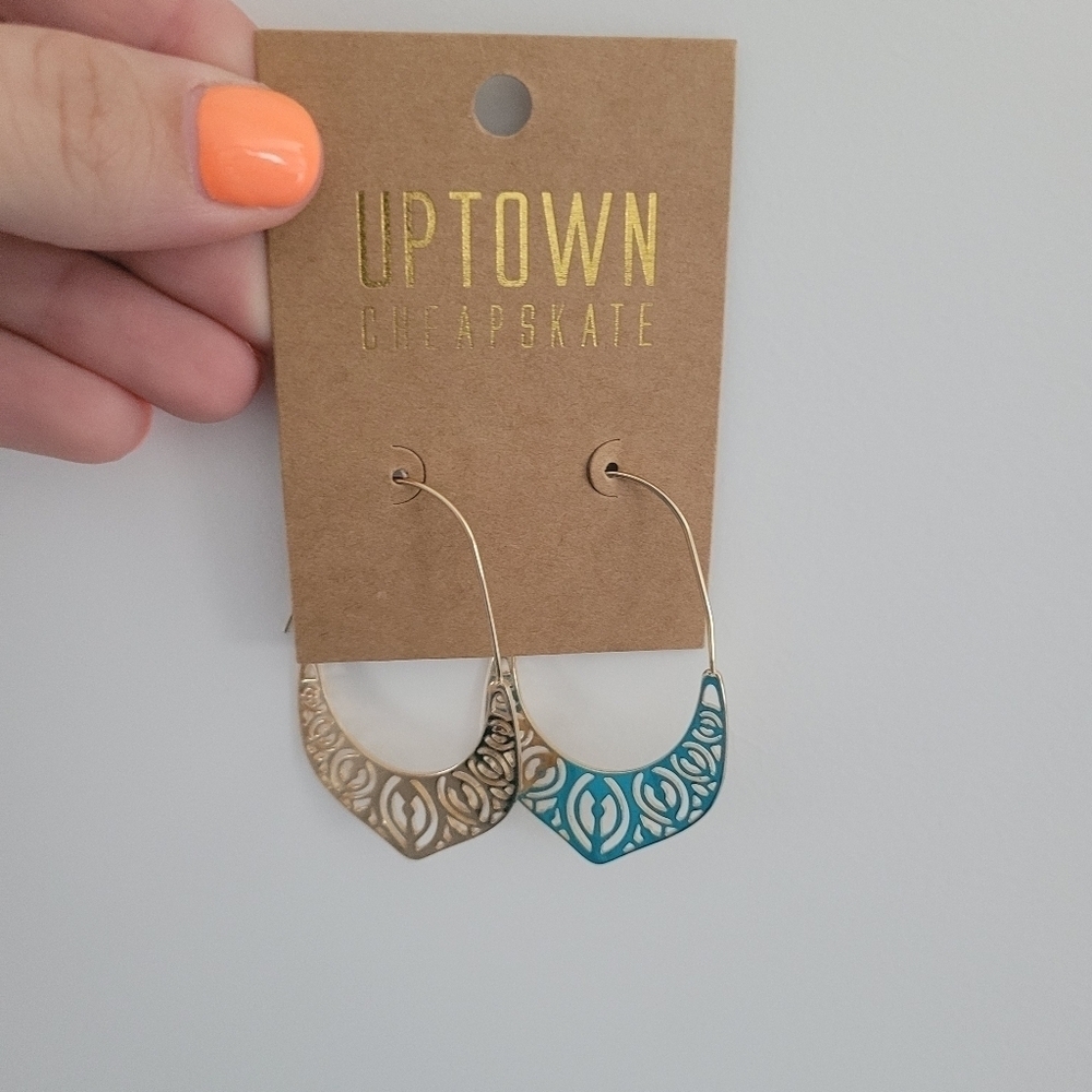 Boutique Gold Dangle Earring